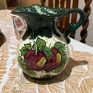 Vintage ItalyMedusa Positano Apple jug, Rare. 6 in tall. Signed under apples EUC